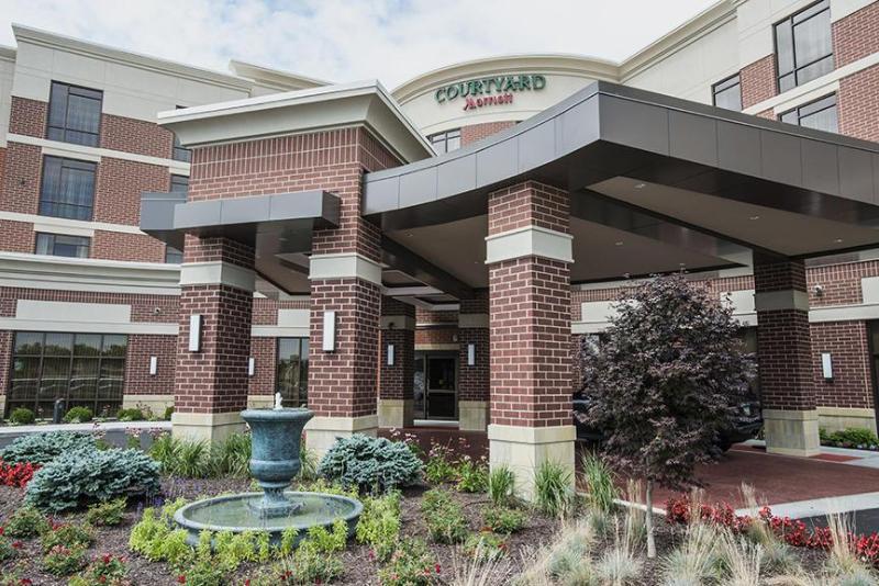 Courtyard By Marriott Cincinnati Midtown/Rookwood Bagian luar foto