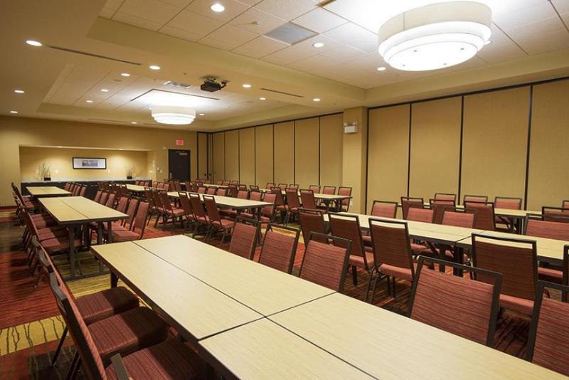 Courtyard By Marriott Cincinnati Midtown/Rookwood Bagian luar foto