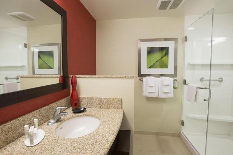Courtyard By Marriott Cincinnati Midtown/Rookwood Bagian luar foto