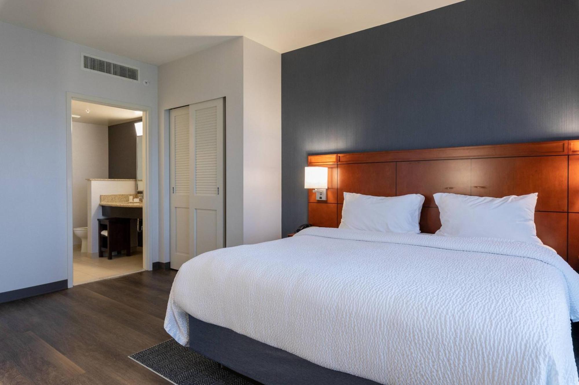 Courtyard By Marriott Cincinnati Midtown/Rookwood Bagian luar foto