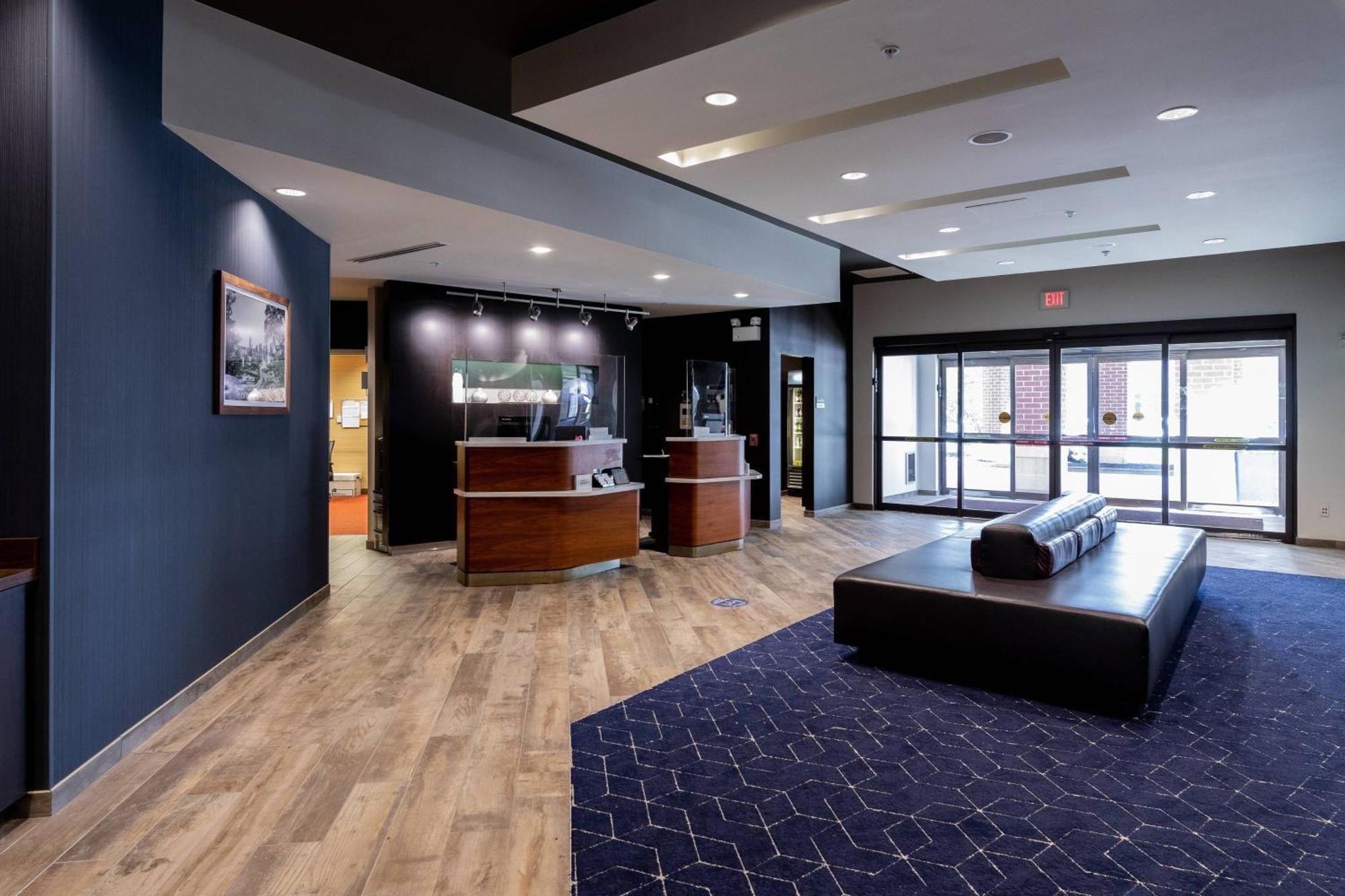 Courtyard By Marriott Cincinnati Midtown/Rookwood Bagian luar foto