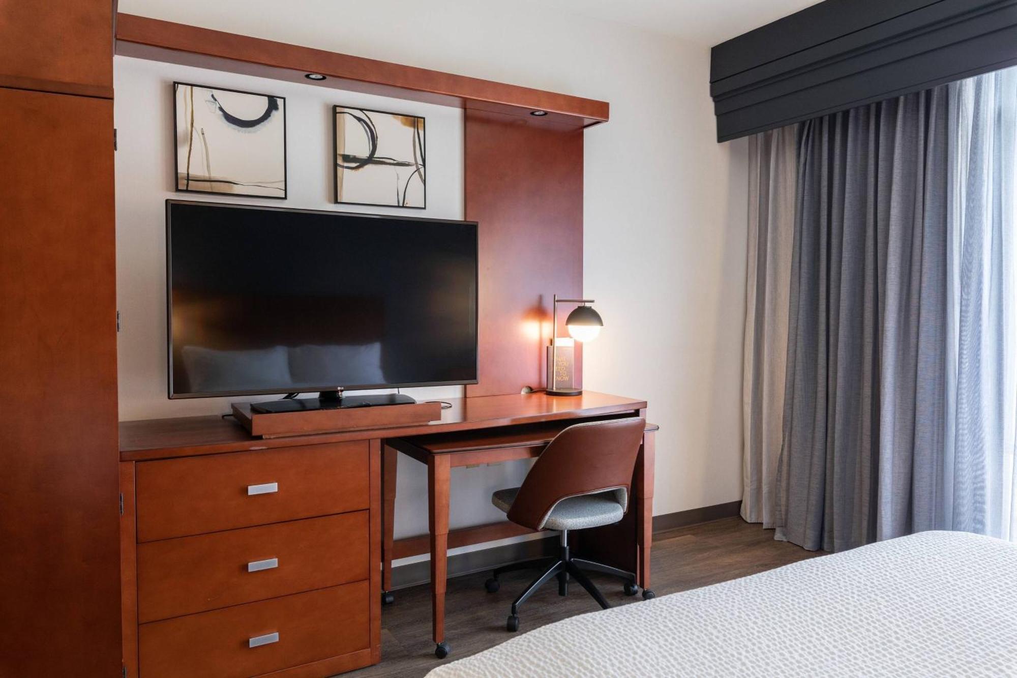 Courtyard By Marriott Cincinnati Midtown/Rookwood Bagian luar foto