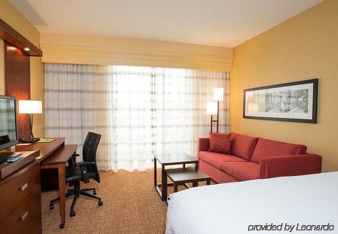Courtyard By Marriott Cincinnati Midtown/Rookwood Bagian luar foto